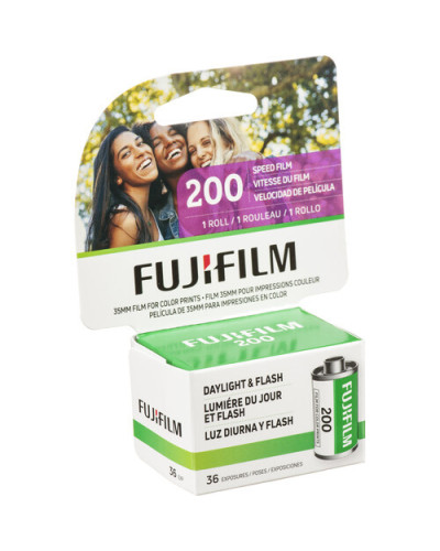FUJIFILM Fujicolor 200 Color Negative Film (35mm, 1 Roll)